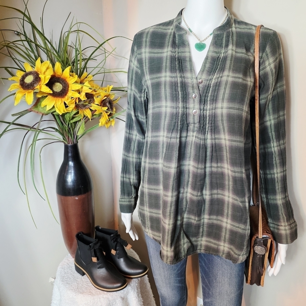 J. Jill Soft Plaid Pleated Detail Green Women's Top